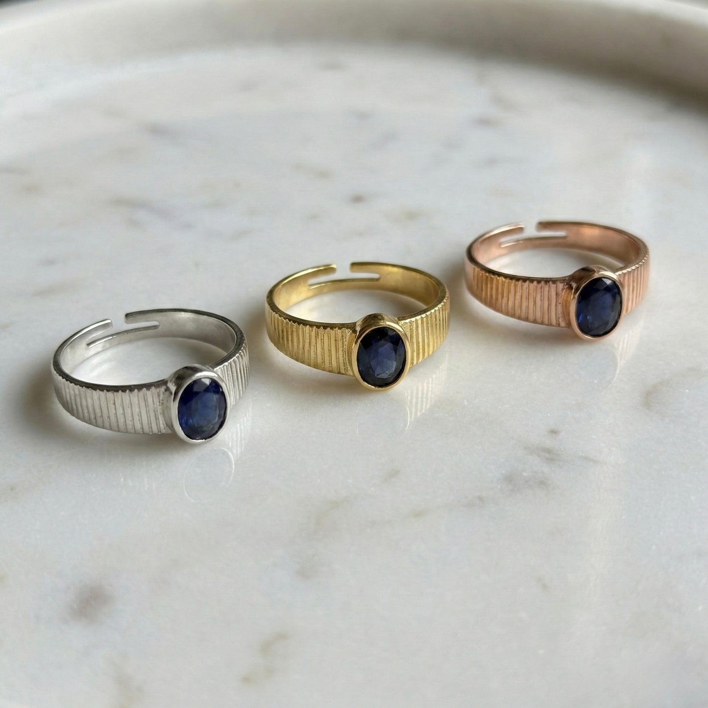 Oceanic Ribbed Signet Yüzük