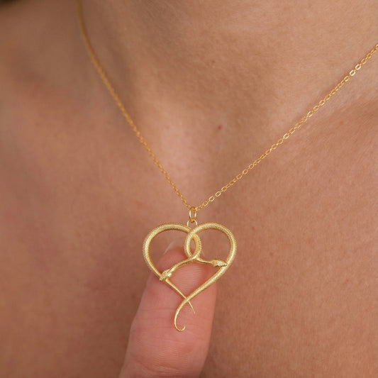 Eternal Snake Heart Kolye