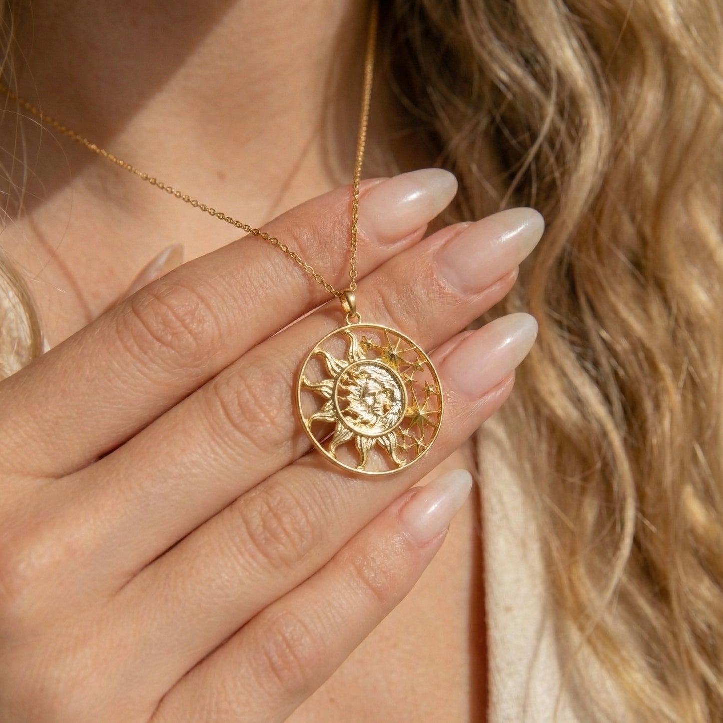 Celestial Solar Aura Kolye