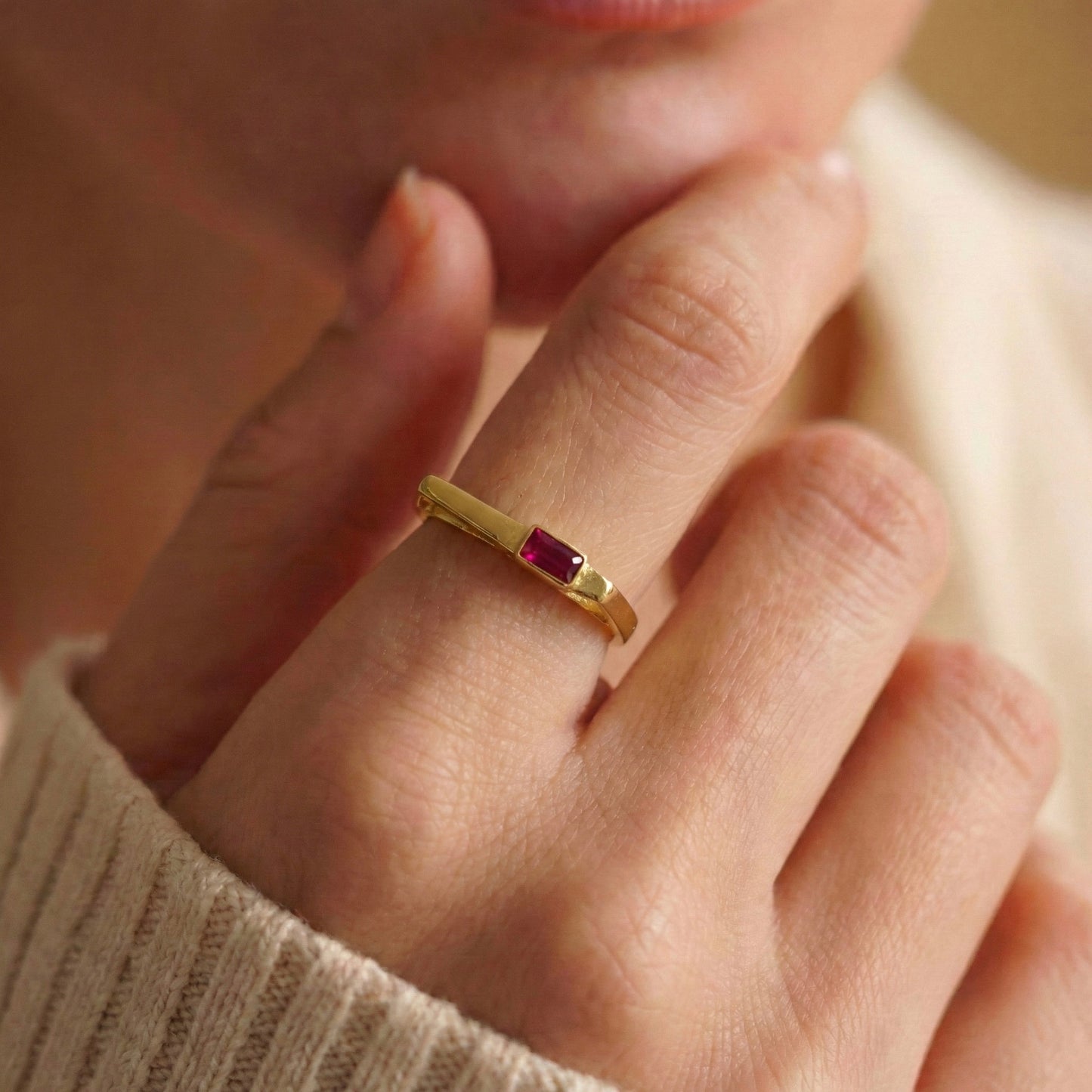 Ruby Geometric Bridge Yüzük