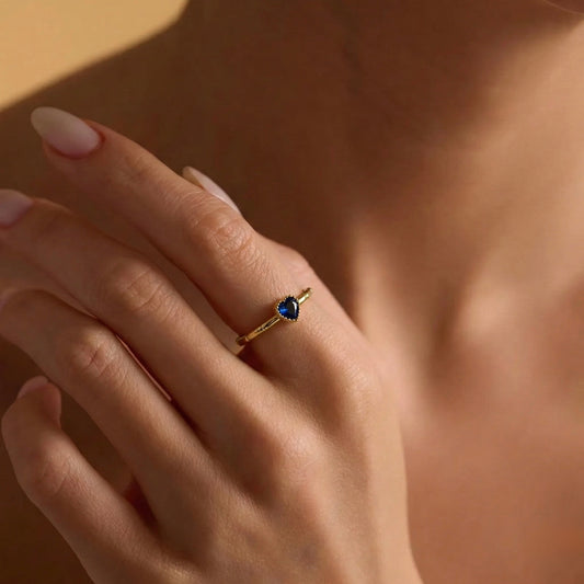 Petite Blue Heart Yüzük