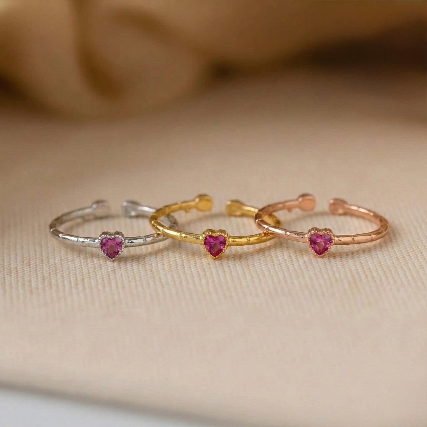 Petite Ruby Heart Yüzük