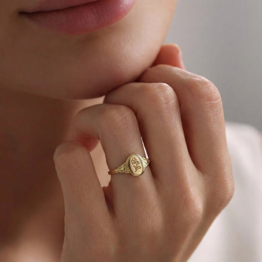 Birth Flower Signet Yüzük